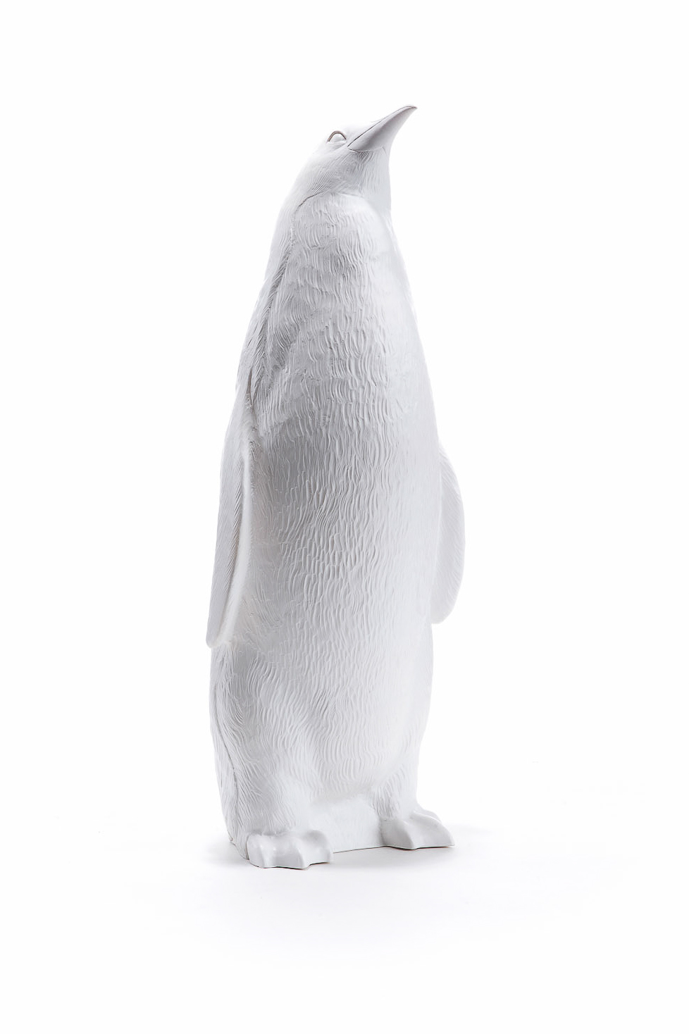 Pinguin in weiß, aufrecht